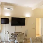 Classic 1Br Outside Ztl & 10 Min From Center